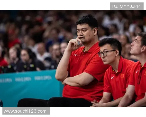 让姚明点烟的背后故事与篮球巨星的生活哲学探讨